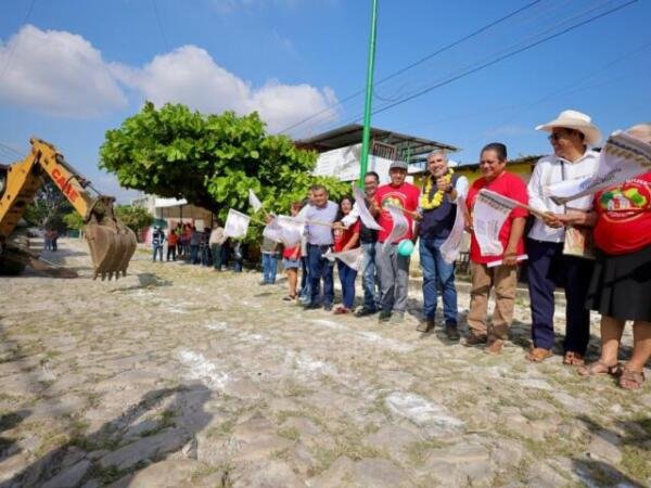La justicia social llegó a la Belisario Domínguez con el arranque de una calle más: Angel Torres