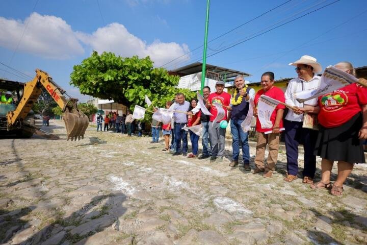 La justicia social llegó a la Belisario Domínguez con el arranque de una calle más: Angel Torres