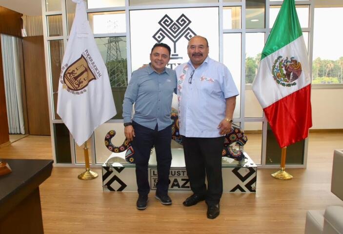 Juan Carlos Moreno Guillén sostiene reunión con alcalde de Copainalá
