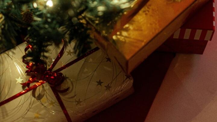 El origen de los regalos navideños: una tradición con raíces antiguas