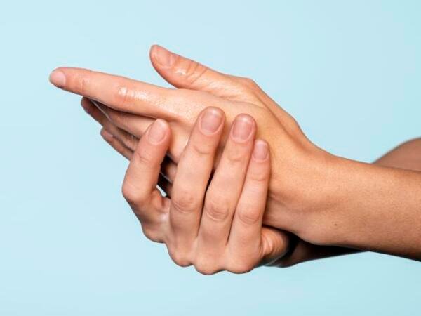 Sensación de hormigueo frecuente: posibles causas neurológicas