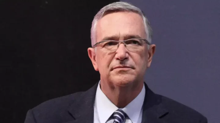 Gobierno confirma acercamiento de Grupo Salinas para cubrir deuda fiscal