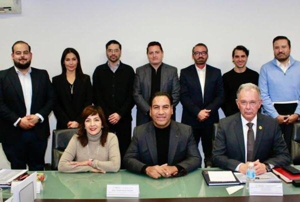 Eduardo Ramírez dialoga con la SICT sobre el proyecto AeroBalam para fortalecer conectividad