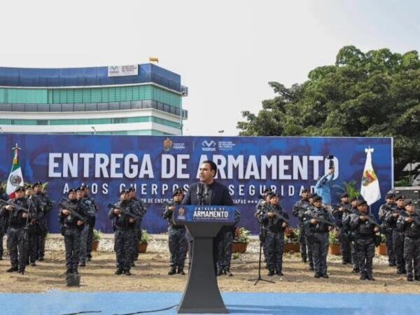 Eduardo Ramírez encabeza entrega de armamento a las corporaciones de seguridad estatal