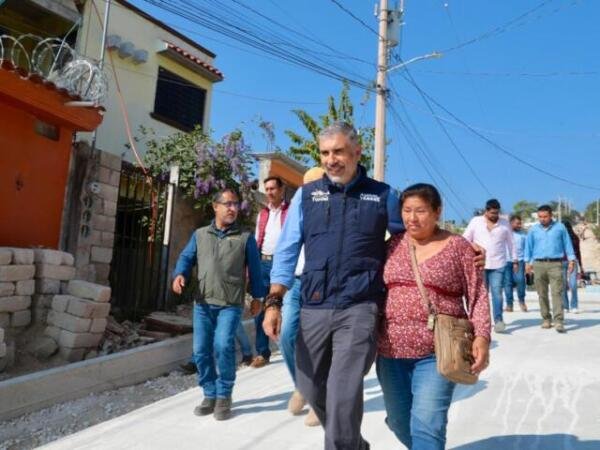 Avanza la pavimentación de más de 500 metros lineales en La Condesa: Angel Torres