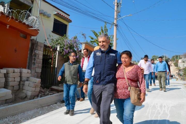 Avanza la pavimentación de más de 500 metros lineales en La Condesa: Angel Torres