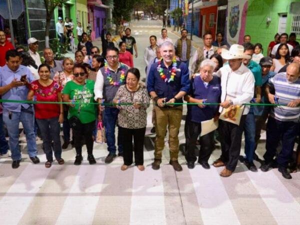 Angel Torres lleva justicia social a la colonia 13 de Julio con Calles Felices