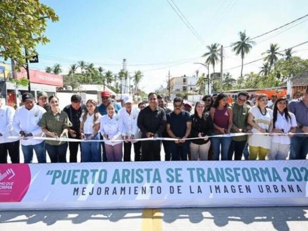 Eduardo Ramírez inaugura obras de mejoramiento urbano en Puerto Arista