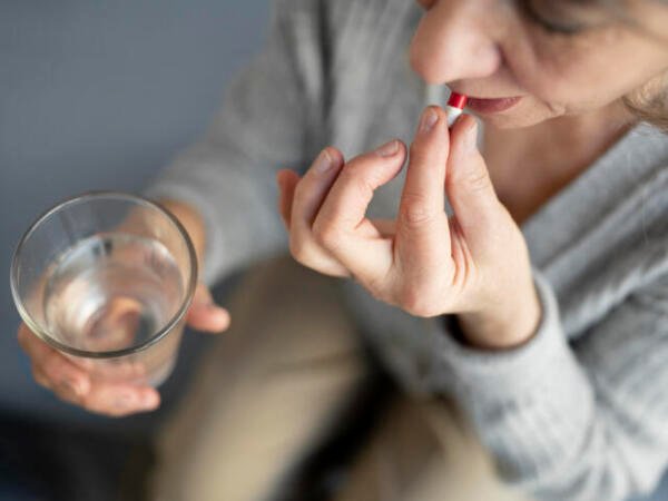 ¿Por qué la automedicación puede empeorar un problema de salud?