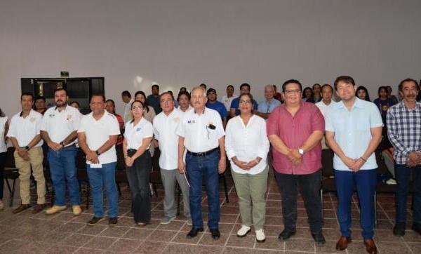 Imparten en la UNACH taller sobre calidad y uso de los propóleos Imparten en la UNACH taller sobre calidad y uso de los propóleos