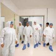 Eduardo Ramírez y Julio Berdegué supervisan avances de la Planta Moscamed en Metapa de Domínguez