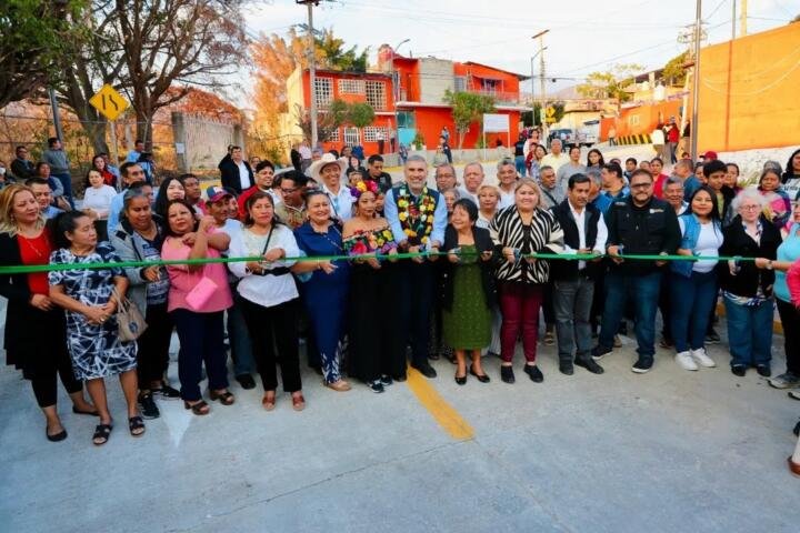 Angel Torres transforma un barranco en una calle digna en San Pedro Progresivo