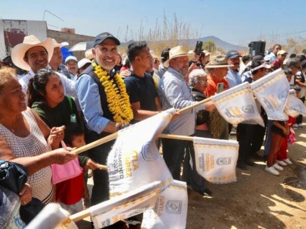 El Programa Calles Felices llega a caminos de ejidos de Tuxtla: Angel Torres