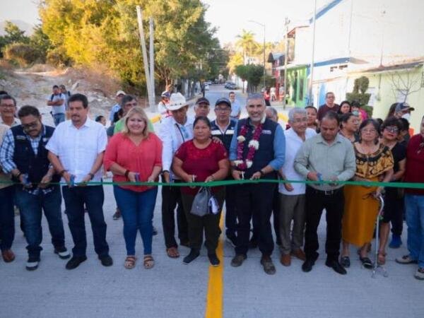 Angel Torres inaugura Calles Felices; ahora en beneficio de familias de Plan de Ayala