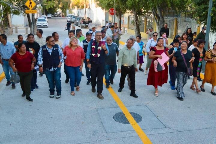 Angel Torres inaugura Calles Felices; ahora en beneficio de familias de Plan de Ayala