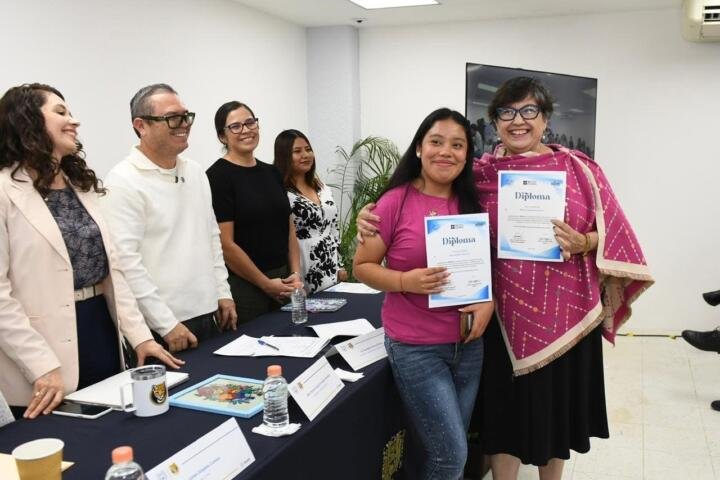 Comparten mujeres científicas de la UNACH sus conocimientos con las nuevas generaciones