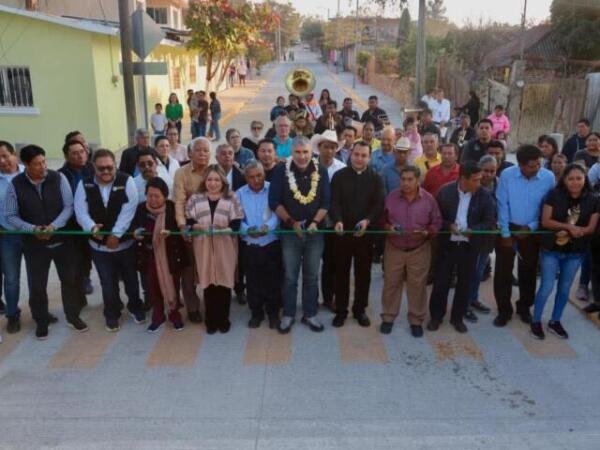 *Más de 500 metros lineales de pavimentación inaugura el presidente Angel Torres, en Copoya*