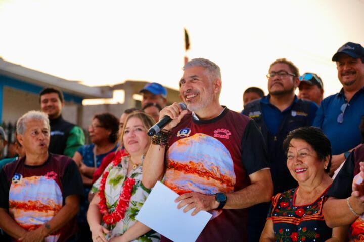 Inaugura Angel Torres cerca de un kilómetro de pavimentación con concreto hidráulico, en la colonia Satélite Loma Larga