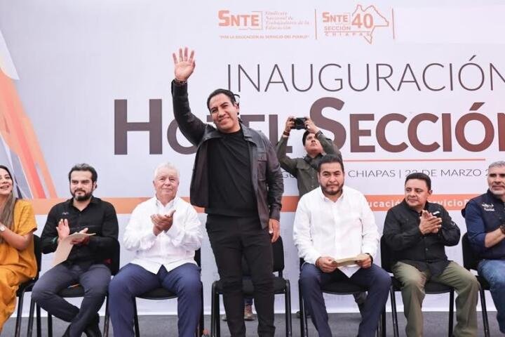 Asiste Eduardo Ramírez a la inauguración del Hotel del Maestro de la Sección 40, en Tuxtla Gutiérrez