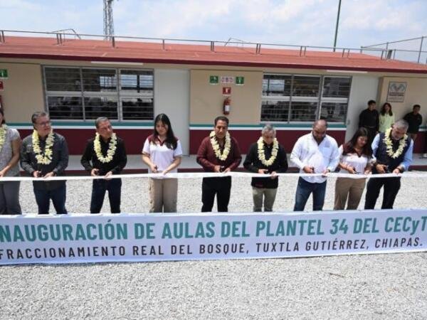 Reafirma Eduardo Ramírez su compromiso con la educación y el bienestar de estudiantes de Tuxtla Gutiérrez