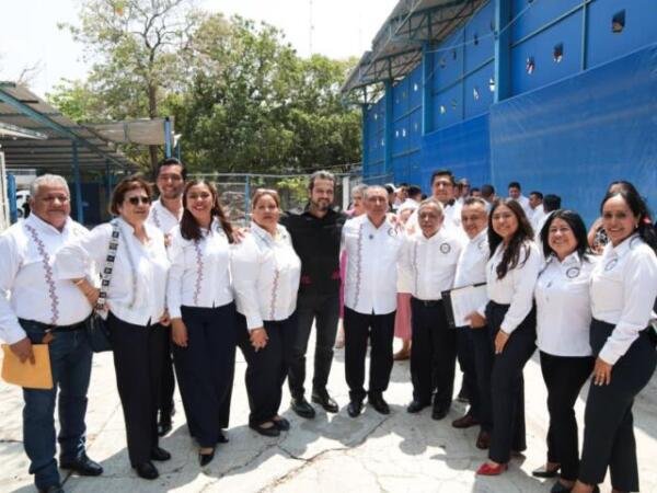 Nueva era tecnológica arrancará en la Escuela Camilo Pintado: Roger Mandujano