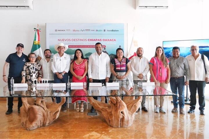 Inauguran el vuelo Tuxtla Gutiérrez–Bahías de Huatulco de Aerobalam