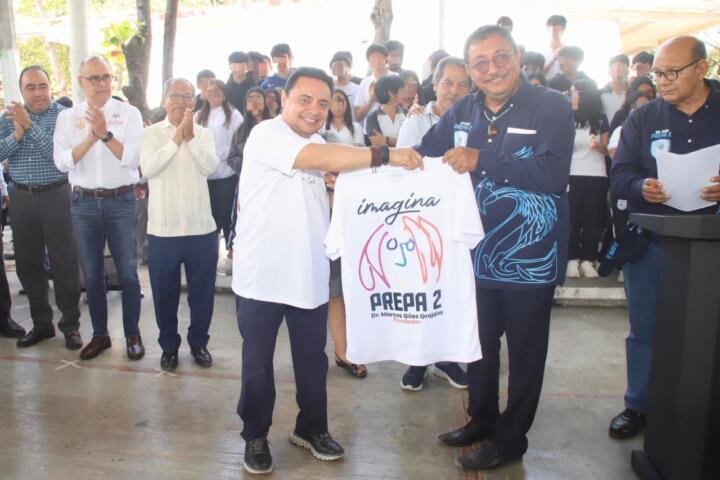 Juan Carlos Moreno Guillén impulsa “El Tribunal va a tu Escuela” para acercar la justicia a las nuevas generaciones Juan Carlos Moreno Guillén impulsa “El Tribunal va a tu Escuela” para acercar la justicia a las nuevas generaciones