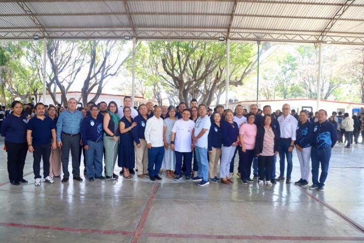 Juan Carlos Moreno Guillén impulsa “El Tribunal va a tu Escuela” para acercar la justicia a las nuevas generaciones Juan Carlos Moreno Guillén impulsa “El Tribunal va a tu Escuela” para acercar la justicia a las nuevas generaciones