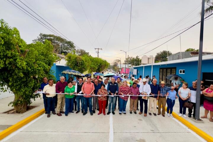 Angel Torres fortalece la infraestructura vial en Copoya, con Calle Felices