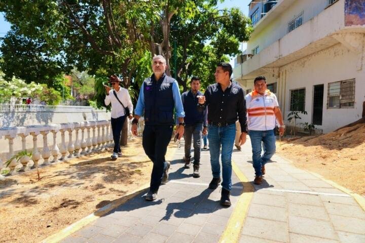 Da seguimiento Angel Torres a los trabajos de limpieza y desazolve del río Sabinal