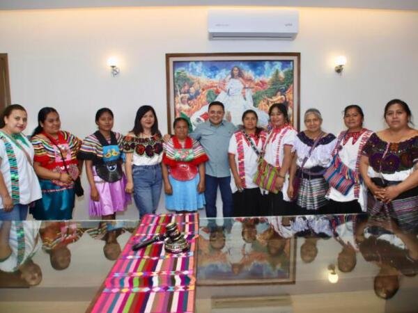 Juan Carlos Moreno Guillén recibe a productoras chiapanecas en la sede judicial Juan Carlos Moreno Guillén recibe a productoras chiapanecas en la sede judicial