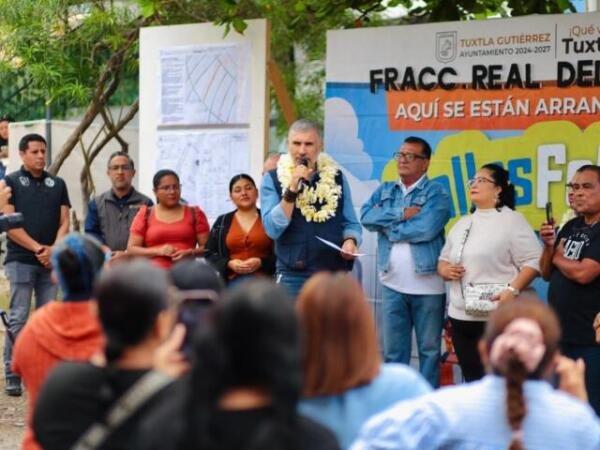 Da banderazo Angel Torres a una vialidad más; ahora en Real del Bosque
