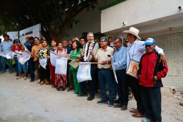 Iniciamos la pavimentación de una calle más en la Potinaspak: Angel Torres