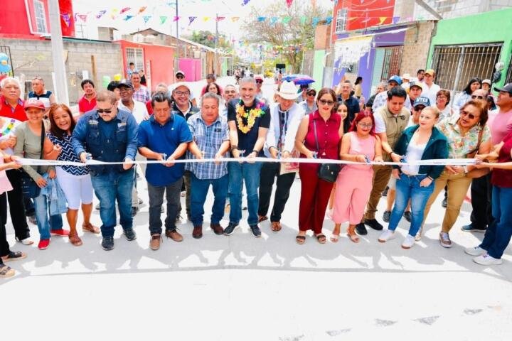 Inaugura Angel Torres más de medio kilómetro de pavimentación en CCI