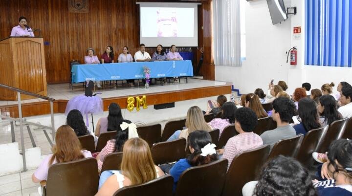 Realizó UNACH conversatorio: “Liderazgo femenino en la educación superior”