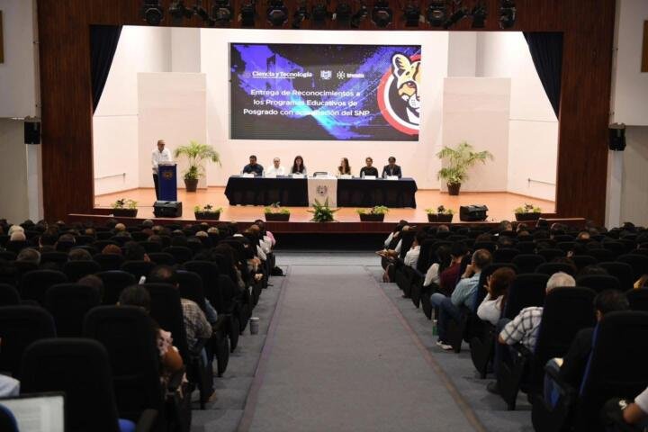 Reconoce UNACH a programas educativos que refrendaron y obtuvieron su validación ante Sistema Nacional de Posgrado