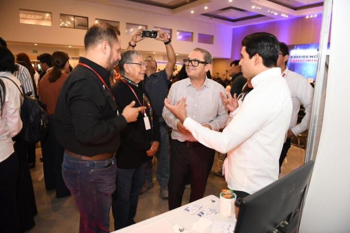 Obtienen estudiantes de la UNACH segundo lugar en el Premio Emprendedor CANACINTRA 2026 Obtienen estudiantes de la UNACH segundo lugar en el Premio Emprendedor CANACINTRA 2026