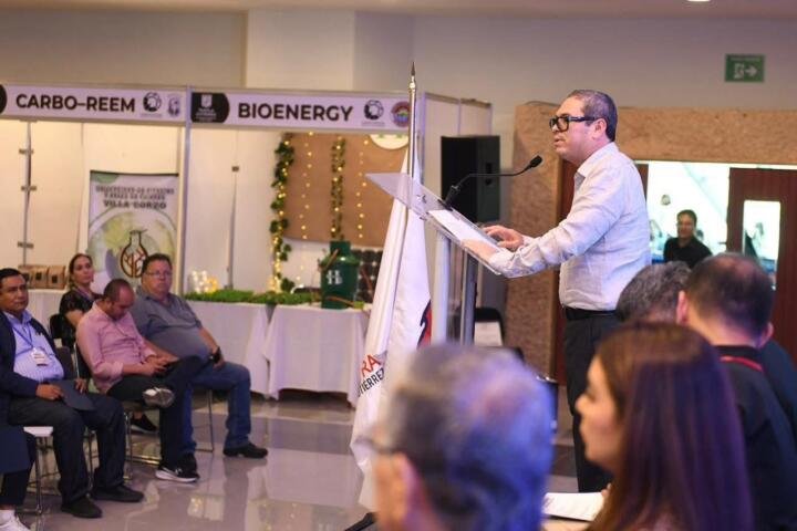 Obtienen estudiantes de la UNACH segundo lugar en el Premio Emprendedor CANACINTRA 2026 Obtienen estudiantes de la UNACH segundo lugar en el Premio Emprendedor CANACINTRA 2026