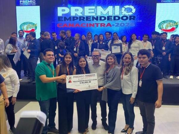 Obtienen estudiantes de la UNACH segundo lugar en el Premio Emprendedor CANACINTRA 2026