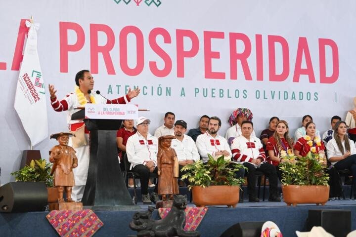 Juan Carlos Moreno Guillén destaca esfuerzos institucionales para atender rezago social en la entidad Juan Carlos Moreno Guillén destaca esfuerzos institucionales para atender rezago social en la entidad