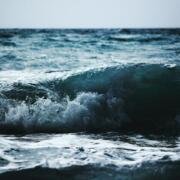 Alertan por mar de fondo en el Pacífico mexicano; cierran tres puertos en Oaxaca