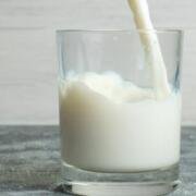 Intolerancia a la lactosa: señales que aparecen tras consumir lácteos