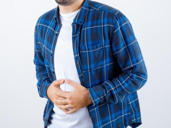 ¿Qué provoca una úlcera en el estómago y cómo tratarla?