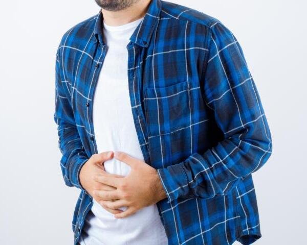 ¿Qué provoca una úlcera en el estómago y cómo tratarla?