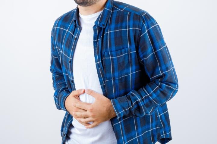 ¿Qué provoca una úlcera en el estómago y cómo tratarla?