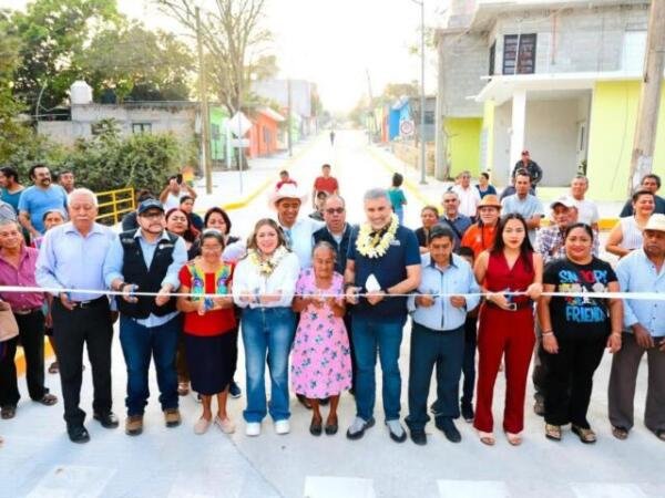 Angel Torres inaugura pavimentación integral en Copoya con el programa Calles Felices