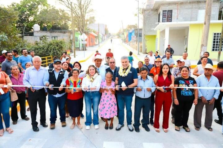 Angel Torres inaugura pavimentación integral en Copoya con el programa Calles Felices