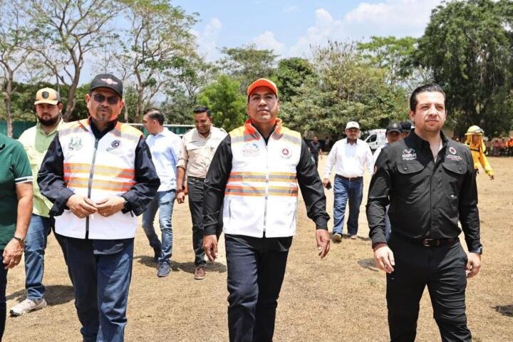 Combatiremos los incendios por tierra y aire: Eduardo Ramírez