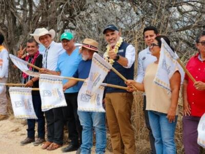 Angel Torres da banderazo a más de 1,400 metros lineales de calles con revestimiento en Plan de Ayala y Emiliano Zapata