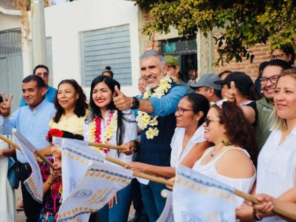 Llega Calles Felices a la colonia Adonahí con el presidente Angel Torres